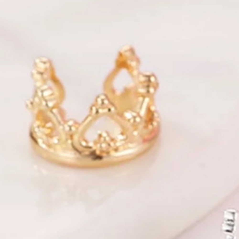 ♡Abigail♡ Heart crown Ear cuff - Picture 3 of 3